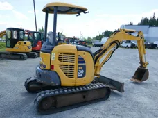 2010 KOMATSU PC30MR-3