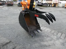 2016 HITACHI ZX75UR-5B
