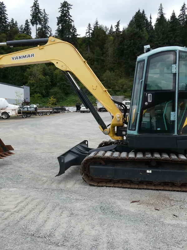  YANMAR VIO70-3A