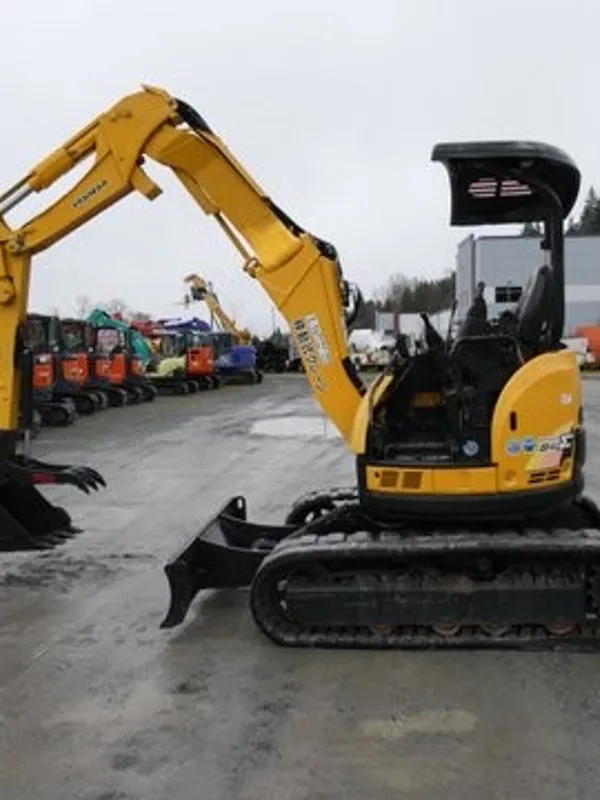 2010 YANMAR B4-6A