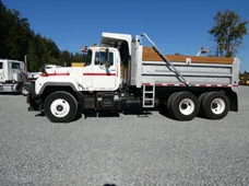 1997 MACK RD688S