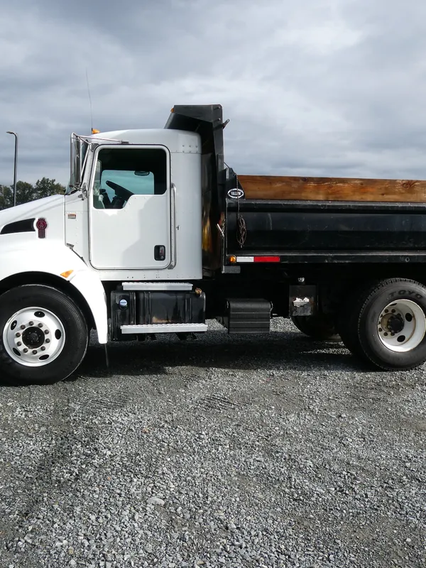 2017 KENWORTH T270
