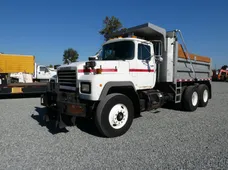 1997 MACK RD688S