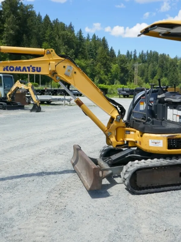 2010 KOMATSU PC30MR-3
