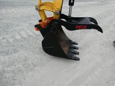 2018 KOMATSU PC30MR-5