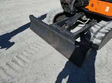 2011 HITACHI ZX30U-3