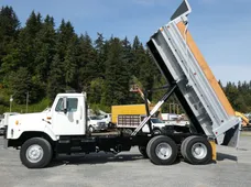 2000 INTERNATIONAL 2674