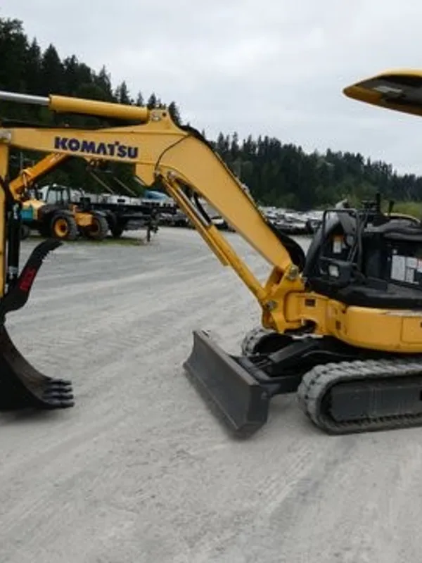 2018 KOMATSU PC30MR-5