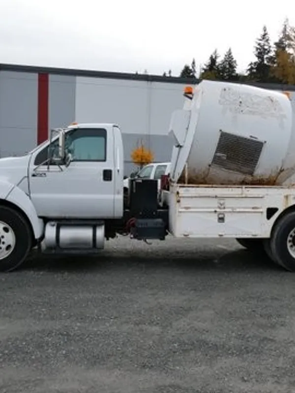 2012 FORD F650