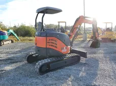 2011 HITACHI ZX30U-3