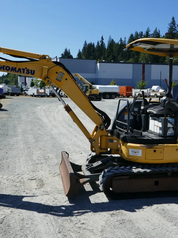 2010 KOMATSU PC30MR-3
