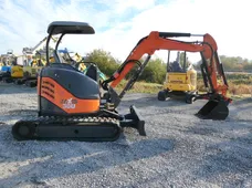 2011 HITACHI ZX30U-3