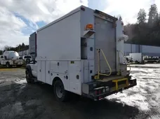 2011 FORD F550