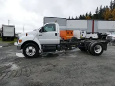 2011 FORD F650