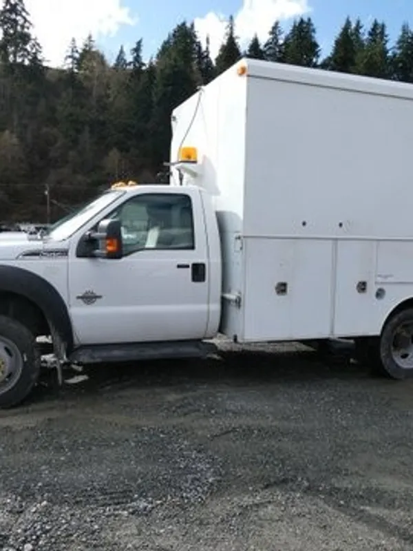 2011 FORD F550